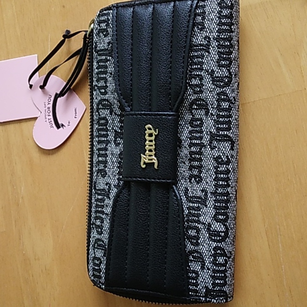 ❤️Firm Price Beautiful Juicy Couture wallet NWT